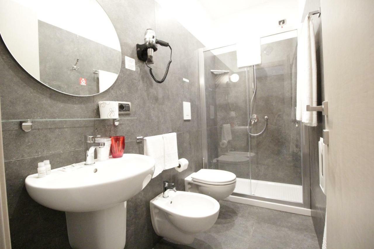 Piazza Carita Hotell Neapel Exteriör bild