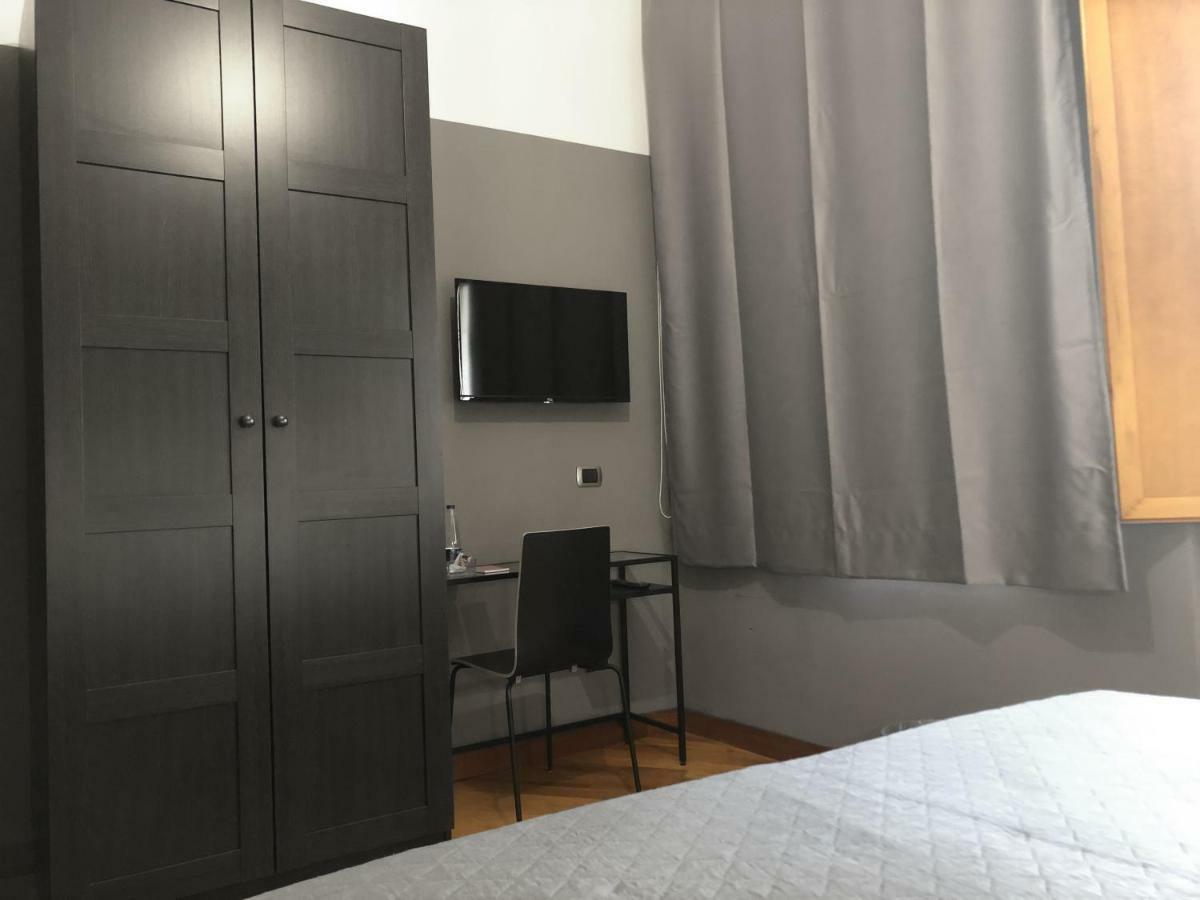 Piazza Carita Hotell Neapel Exteriör bild