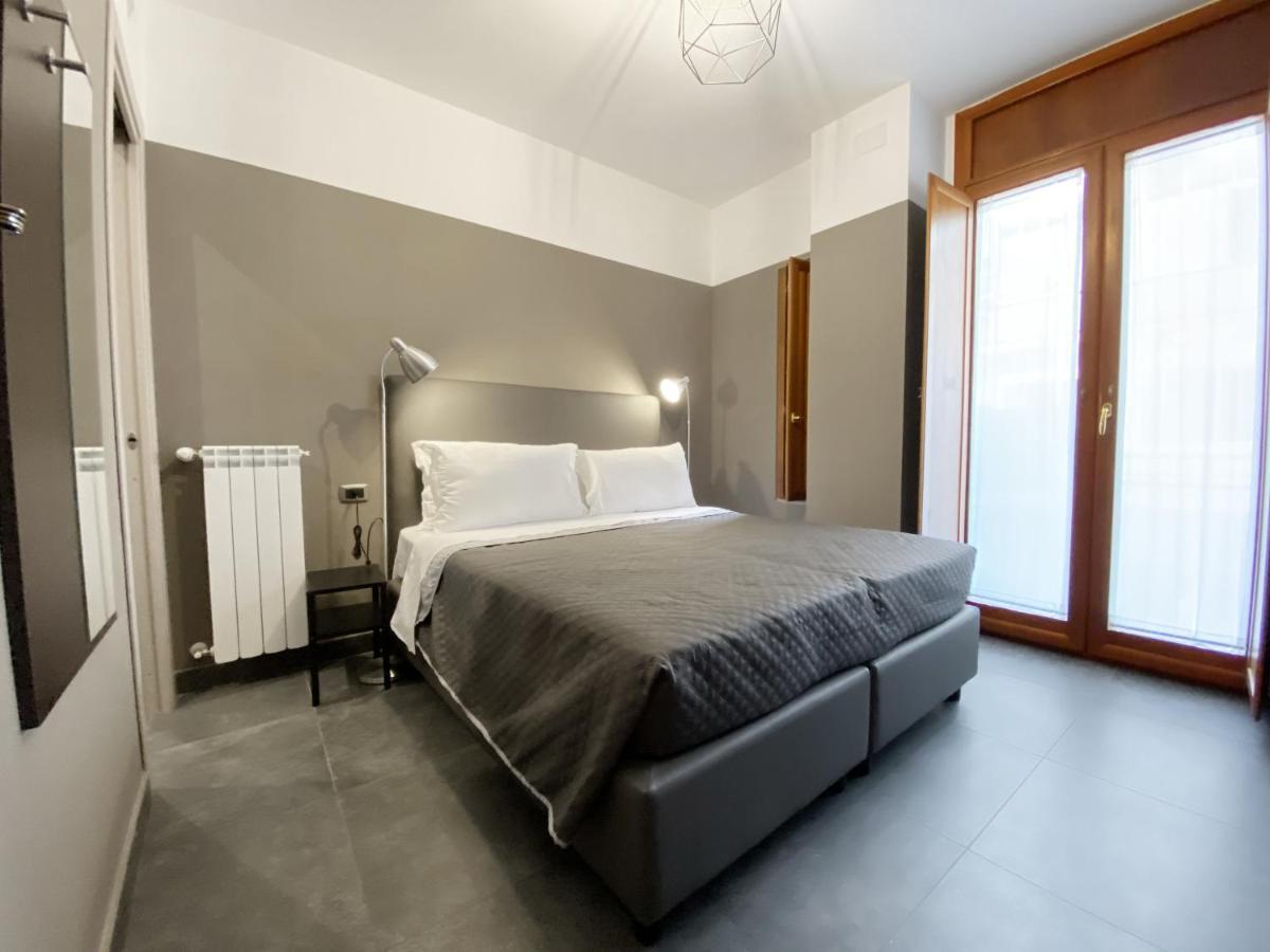 Piazza Carita Hotell Neapel Exteriör bild